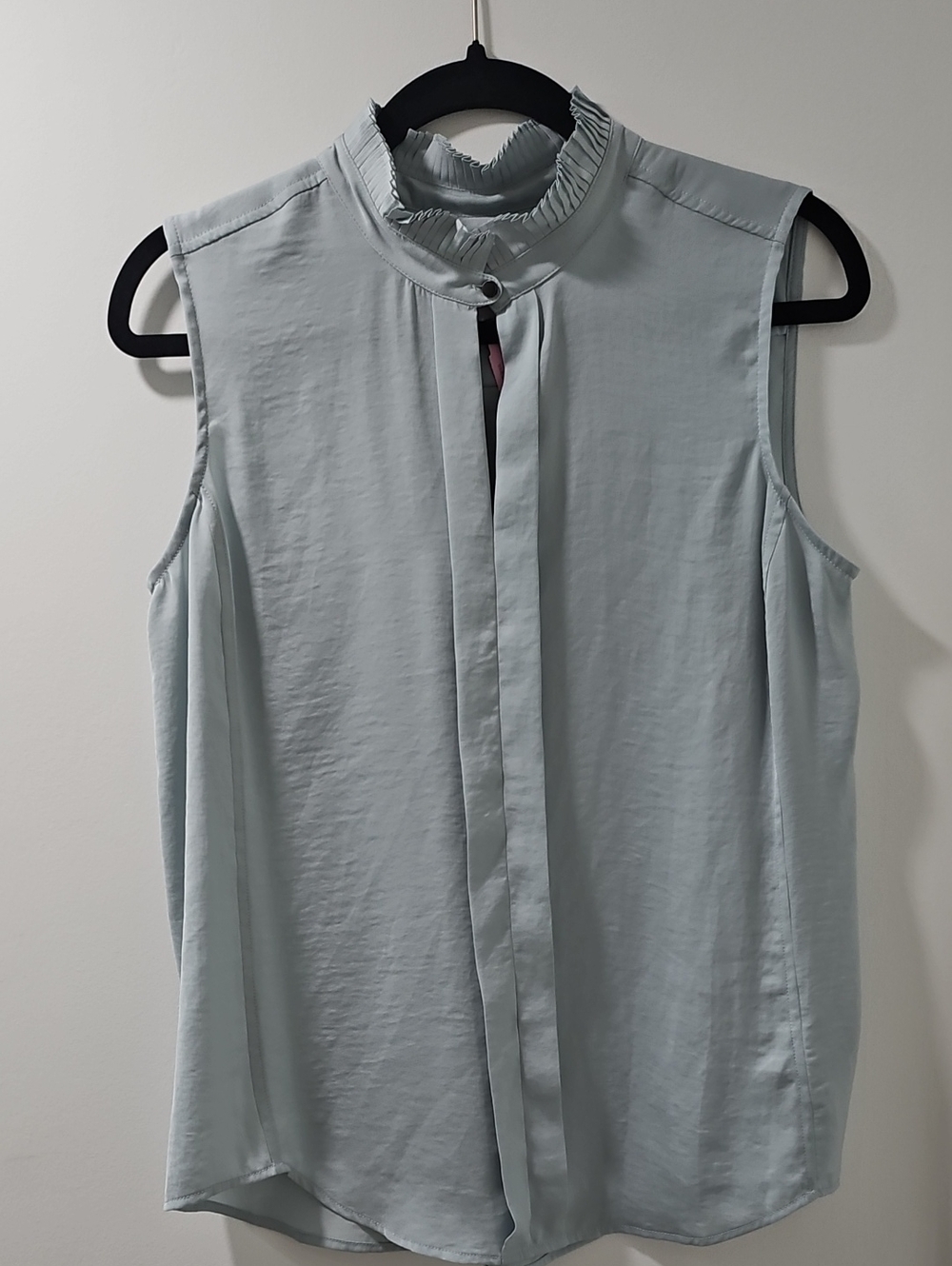 NIC+ZOE Sleeveless Ruffle-Neck Blouse in Pale Blue Size Meduim